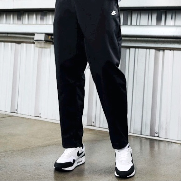 Nike Air Max 1 Men’s White Black Pure Platinum Sporty Style Sneaker Size 10 - Picture 1 of 12